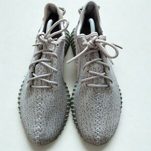 Adidas Yeezy Boost 350 Moonrock Size 11 Sneakers in Light Gray and Cream